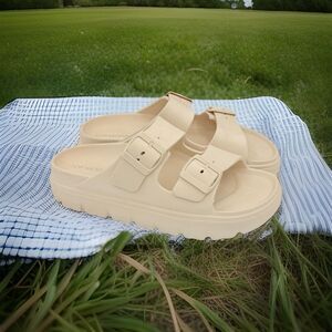 Top Moda EVA Double Buckle White Slide Sandals Water Friendly Women's size 7